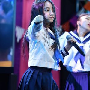 美女和帅哥在努力生孩子
