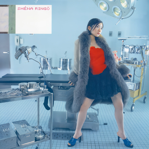 美女和帅哥在努力生孩子
