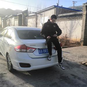 美女和帅哥在努力生孩子
